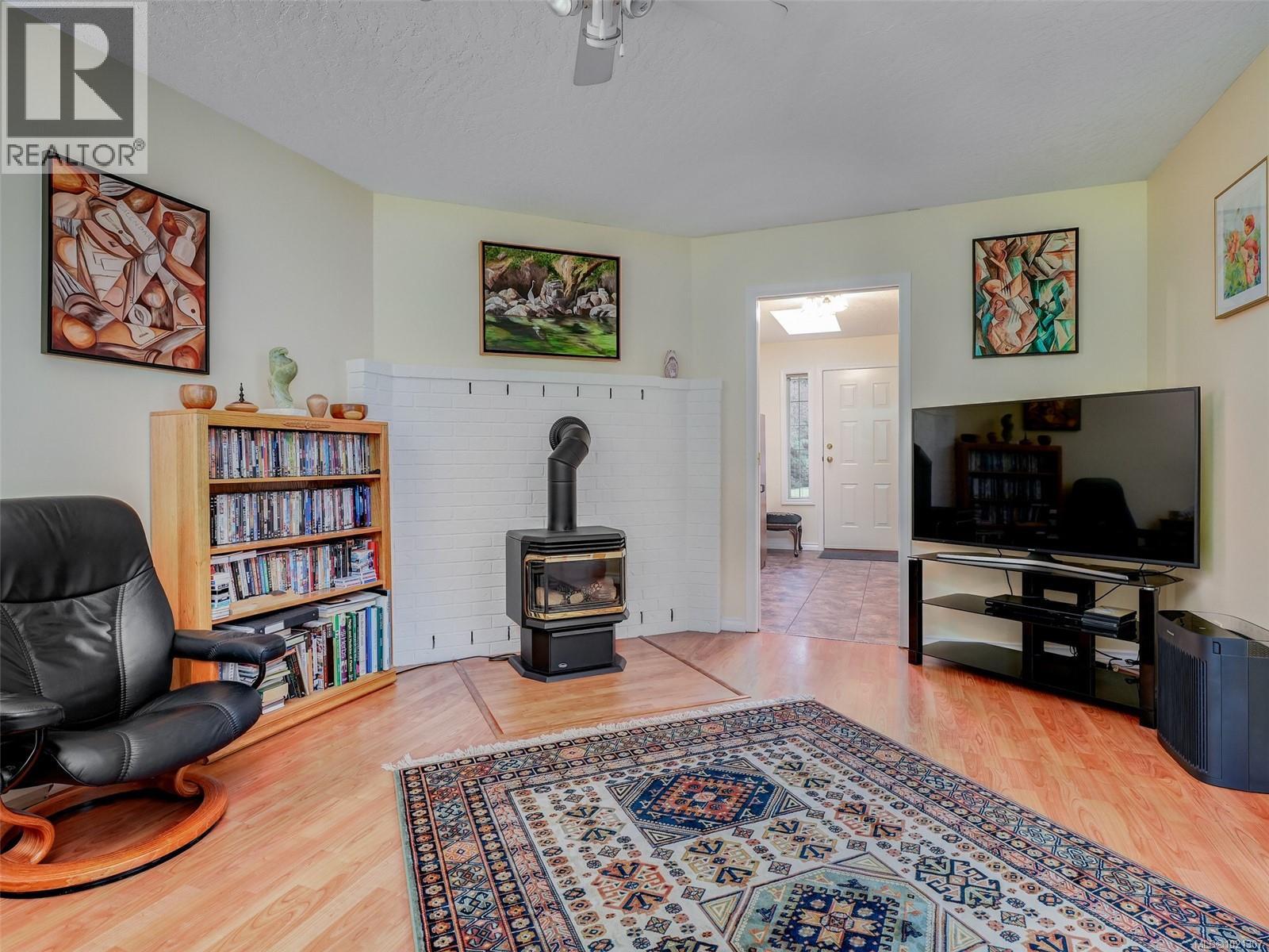  8618 Kingcome Crescent, North Saanich