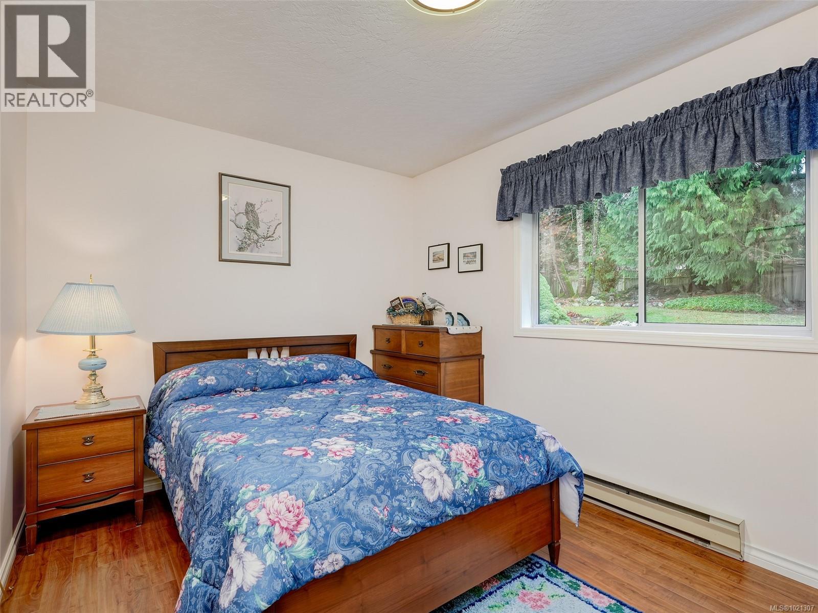  8618 Kingcome Crescent, North Saanich