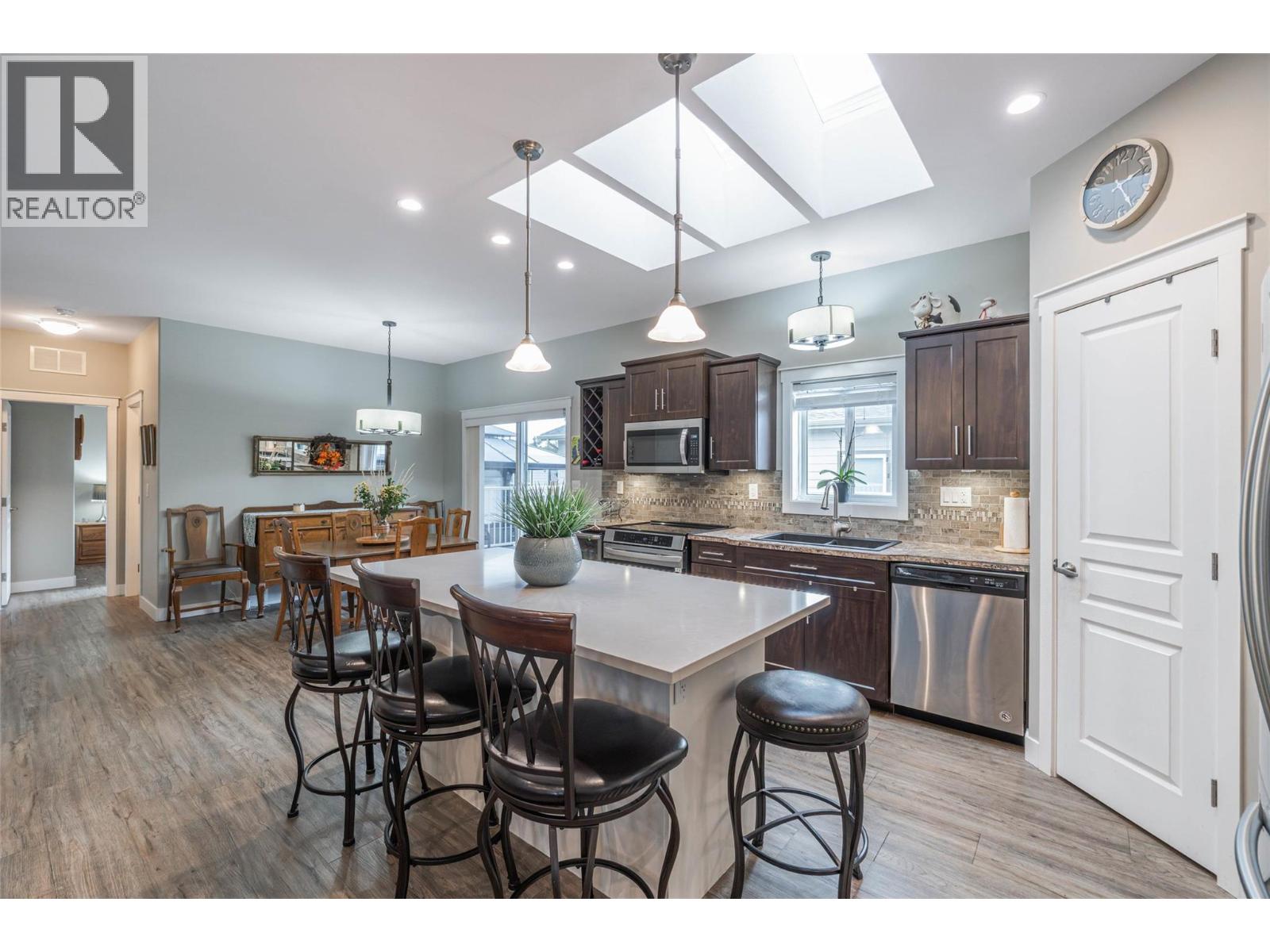 8300 Gallagher Lake Frontage Road Unit# 125, Oliver