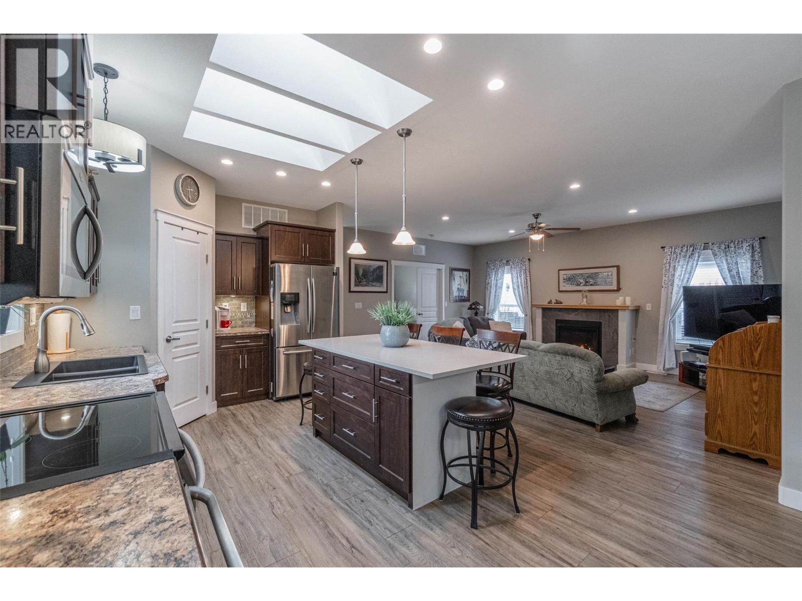 8300 Gallagher Lake Frontage Road Unit# 125, Oliver