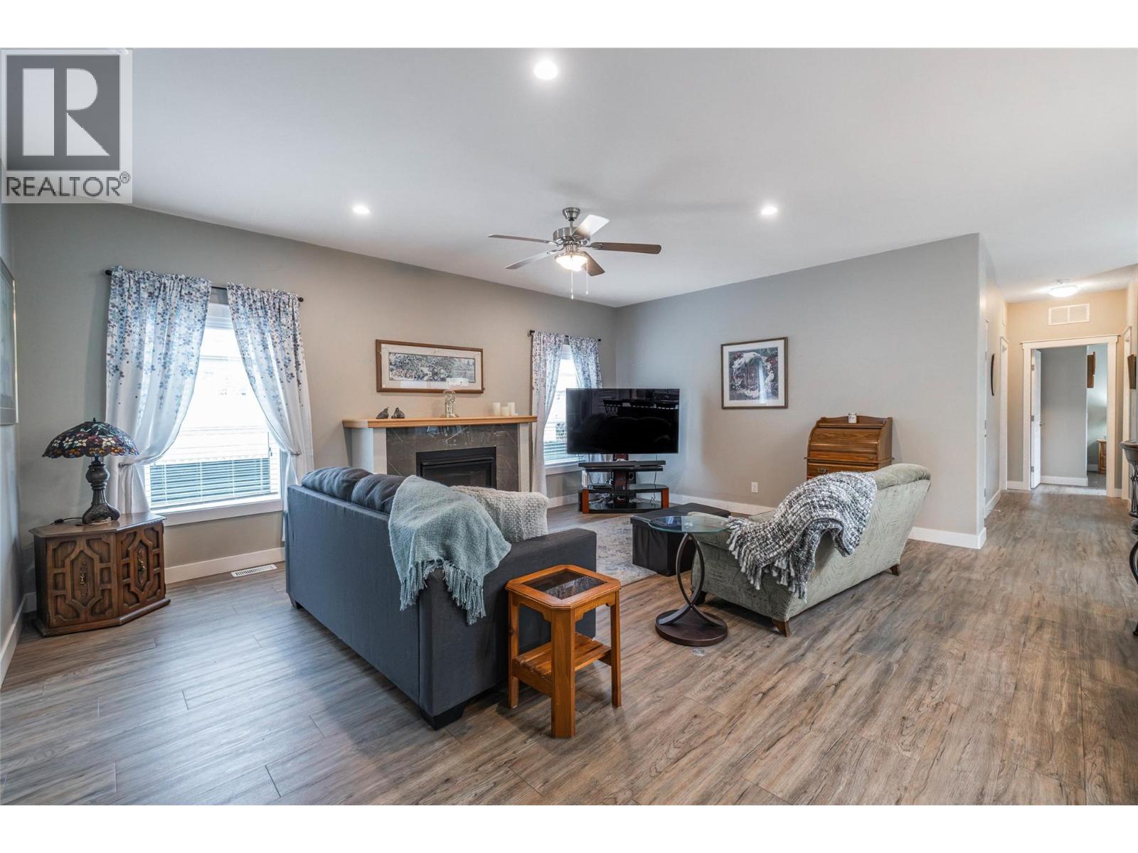 8300 Gallagher Lake Frontage Road Unit# 125, Oliver