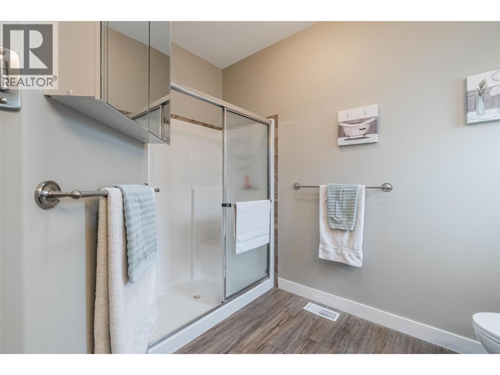 8300 Gallagher Lake Frontage Road Unit# 125, Oliver