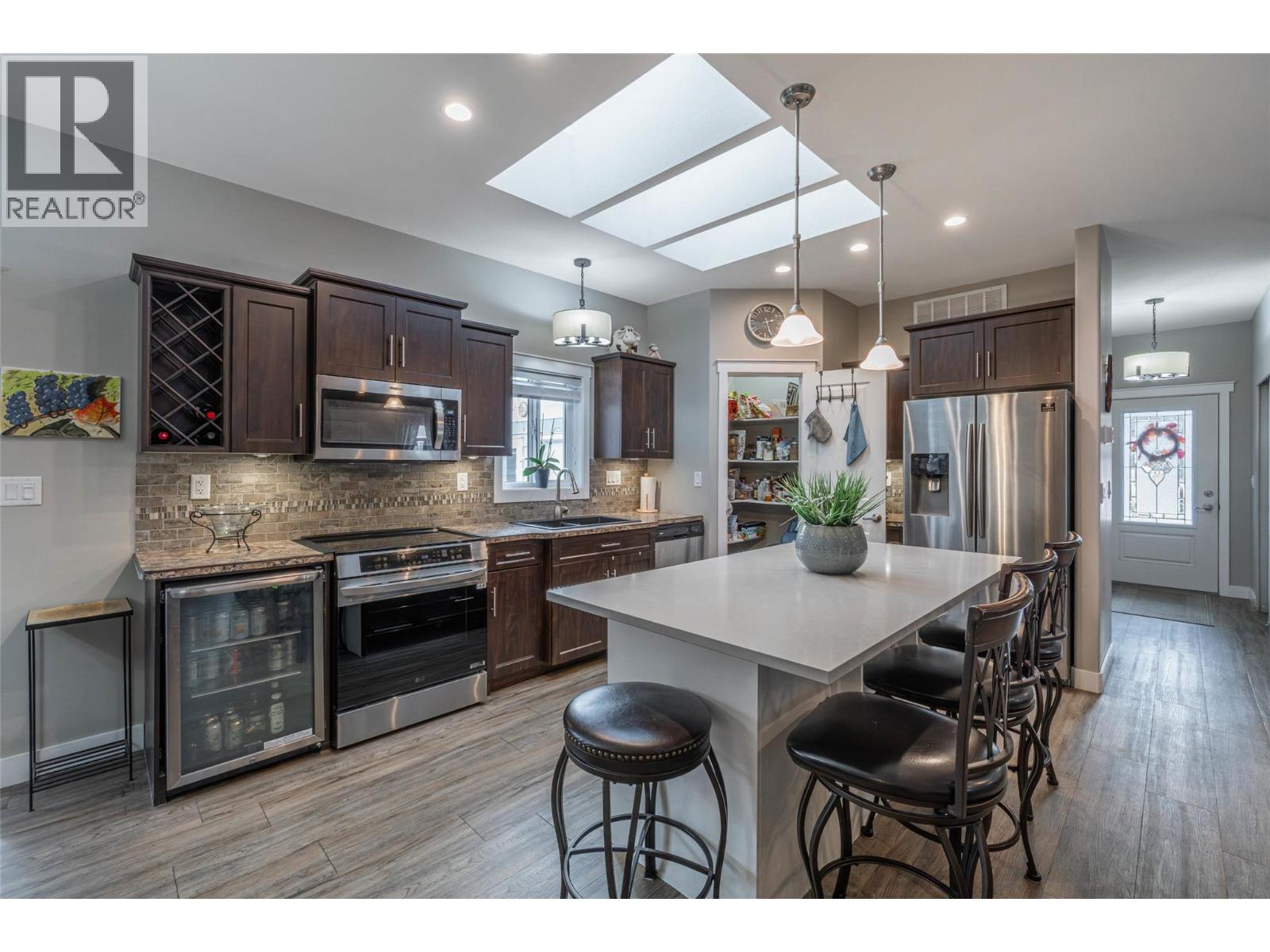 8300 Gallagher Lake Frontage Road Unit# 125, Oliver