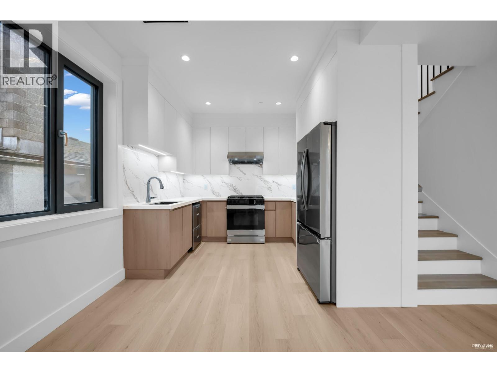 1 262 E 65TH AVENUE, Vancouver