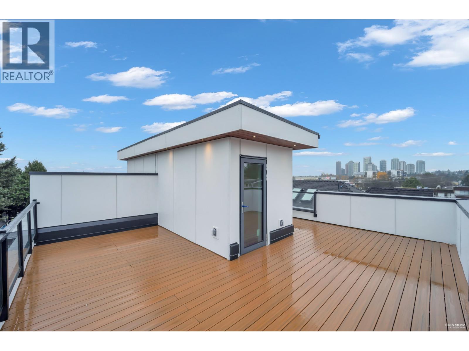 1 262 E 65TH AVENUE, Vancouver