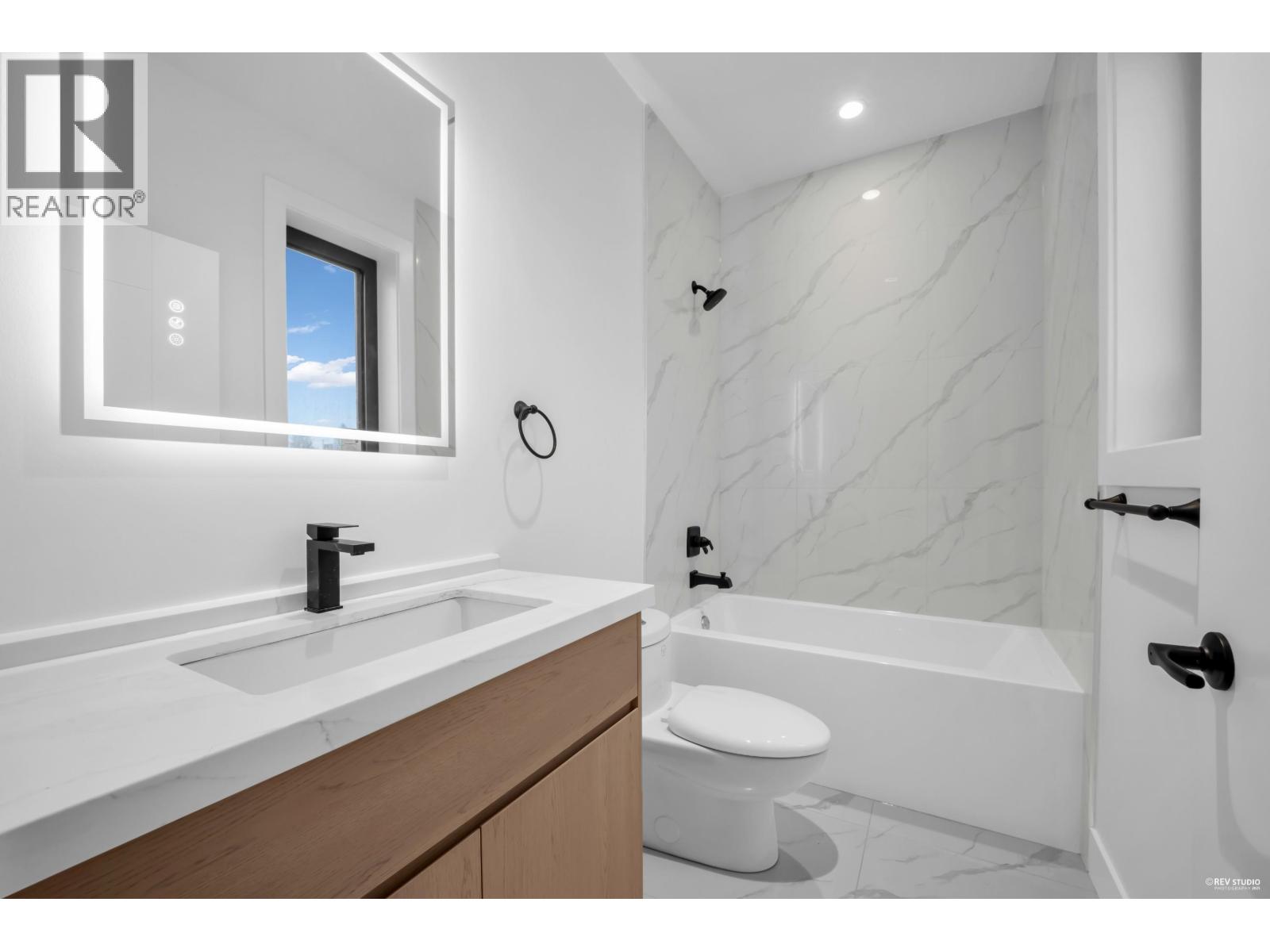 1 262 E 65TH AVENUE, Vancouver