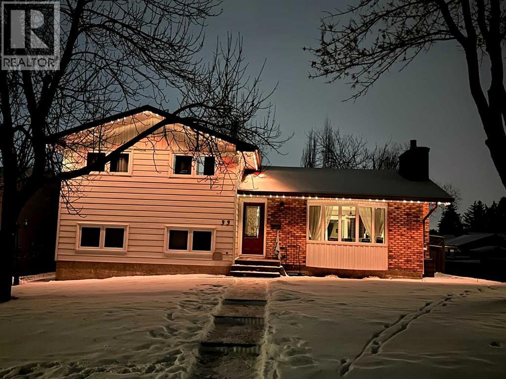 33 Carolina Drive, Cochrane