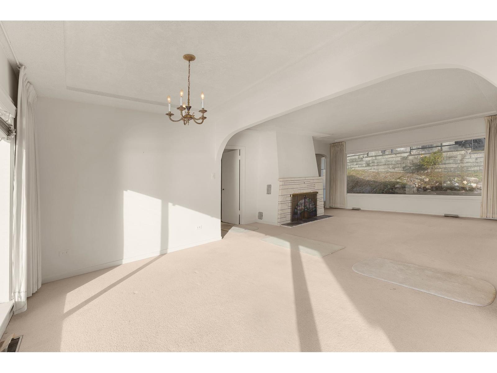 14458 MARINE DRIVE, White Rock