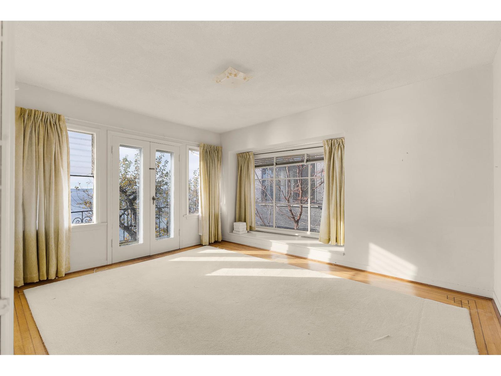 14458 MARINE DRIVE, White Rock