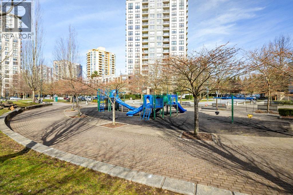 1606 3663 CROWLEY DRIVE, Vancouver