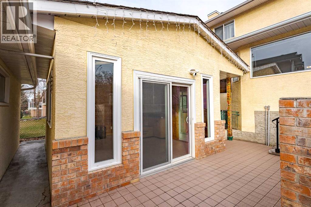 301 Riverview Green, Cochrane