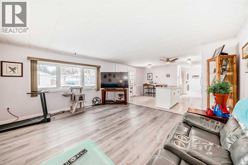 Single Family House Mobile Home for Sale in  Burroughs Place NE Monterey Park Calgary 