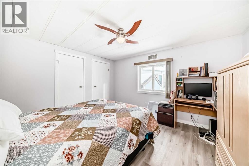 Single Family House Mobile Home for Sale in  Burroughs Place NE Monterey Park Calgary 