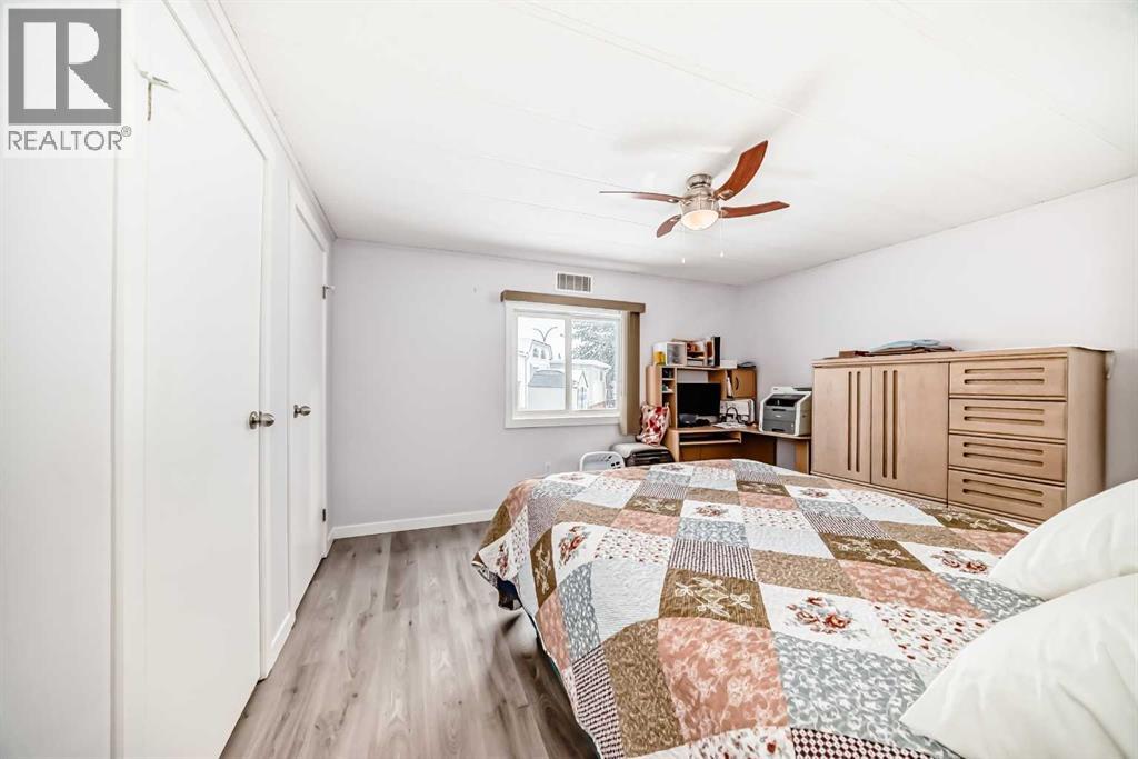 Single Family House Mobile Home for Sale in  Burroughs Place NE Monterey Park Calgary 