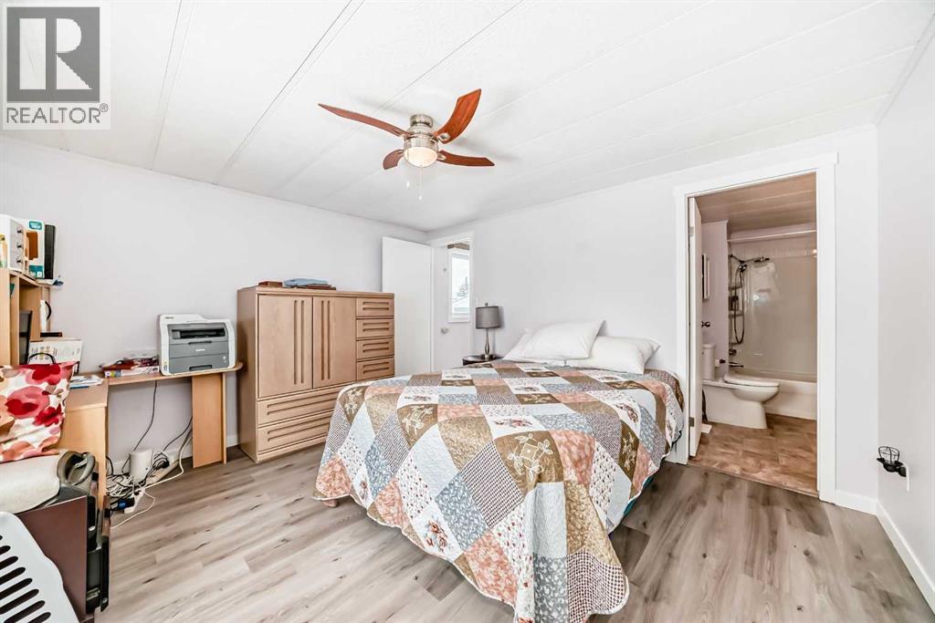 Single Family House Mobile Home for Sale in  Burroughs Place NE Monterey Park Calgary 