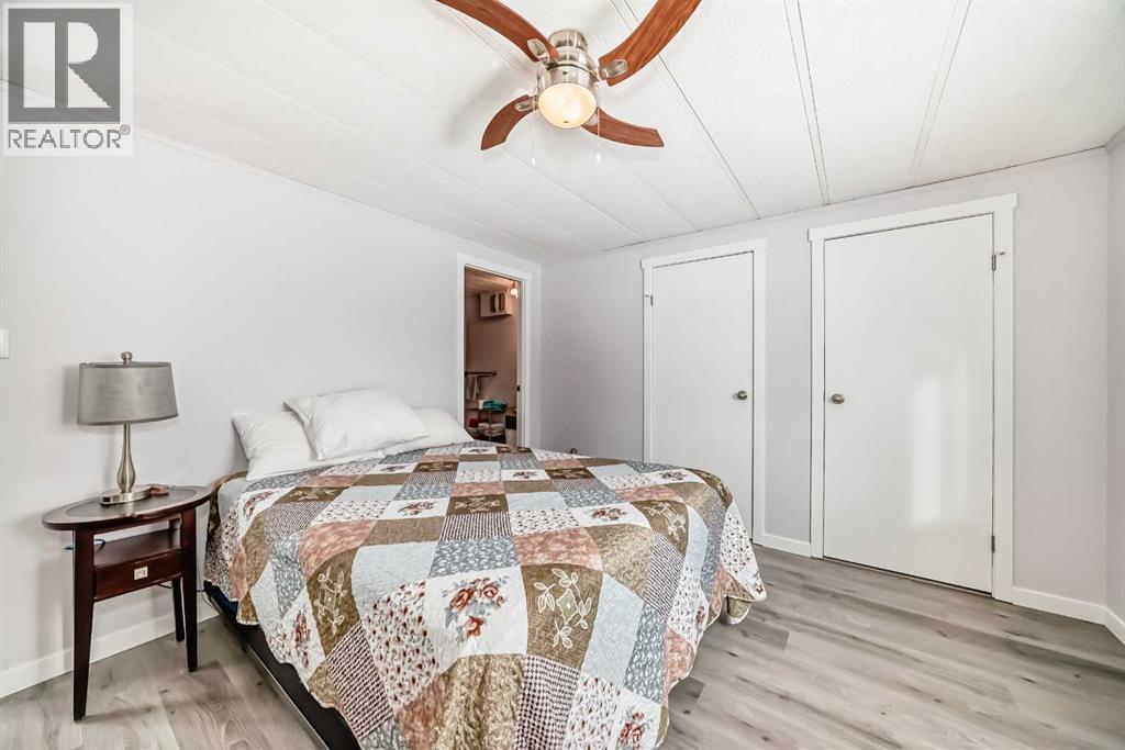 Single Family House Mobile Home for Sale in  Burroughs Place NE Monterey Park Calgary 