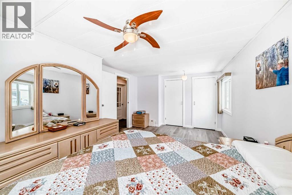 Single Family House Mobile Home for Sale in  Burroughs Place NE Monterey Park Calgary 