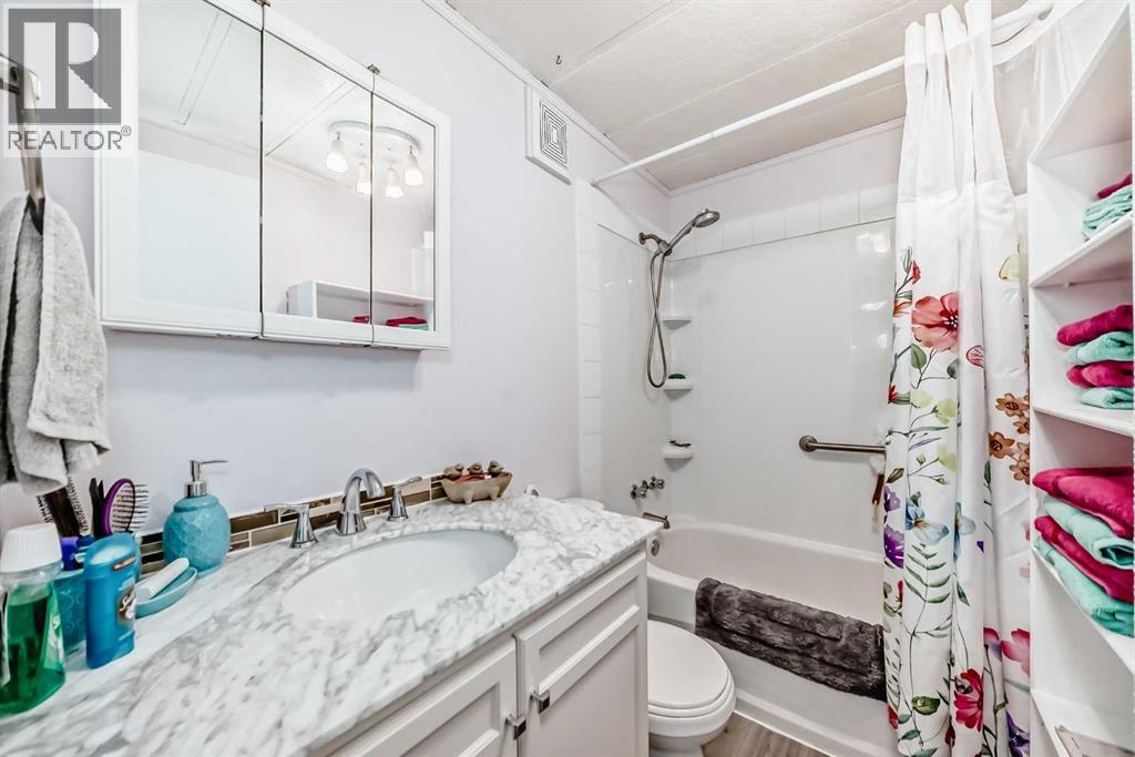 Single Family House Mobile Home for Sale in  Burroughs Place NE Monterey Park Calgary 