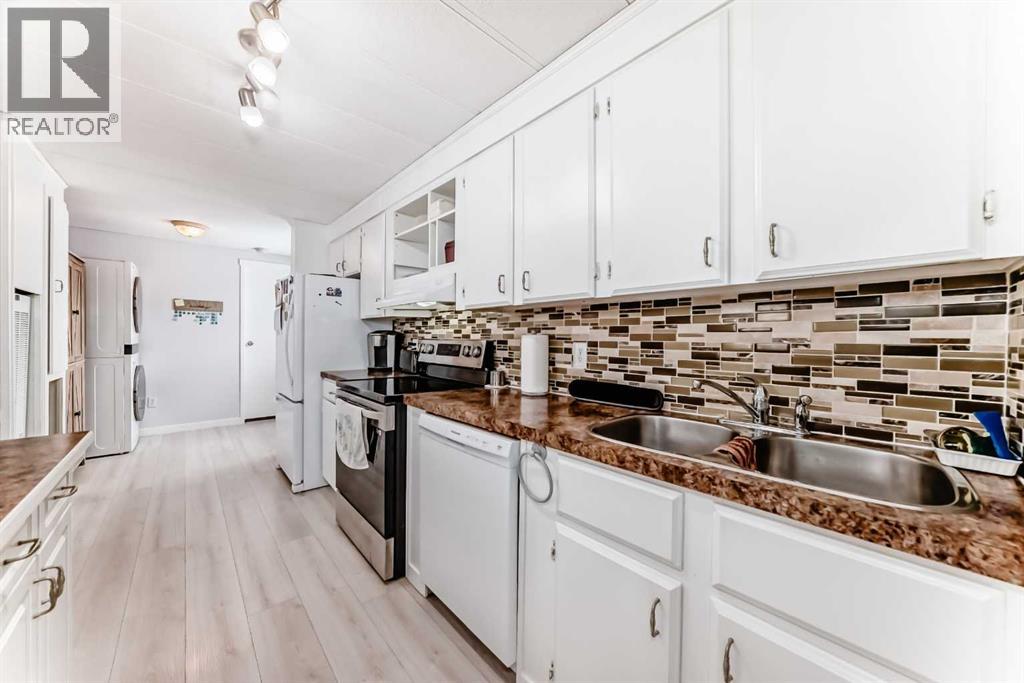 Single Family House Mobile Home for Sale in  Burroughs Place NE Monterey Park Calgary 