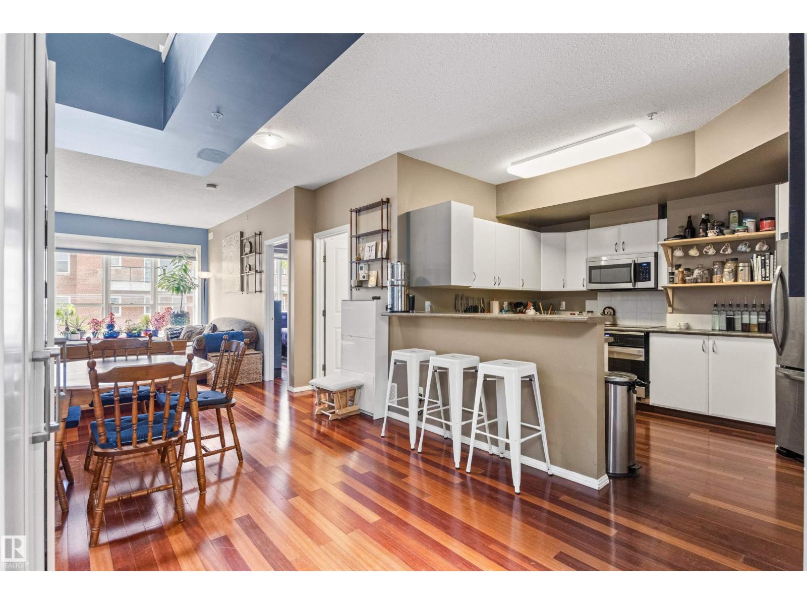 #417 10717 83 AV NW - 2