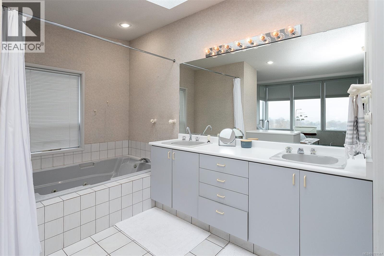  117 Barkley Terrace, Oak Bay