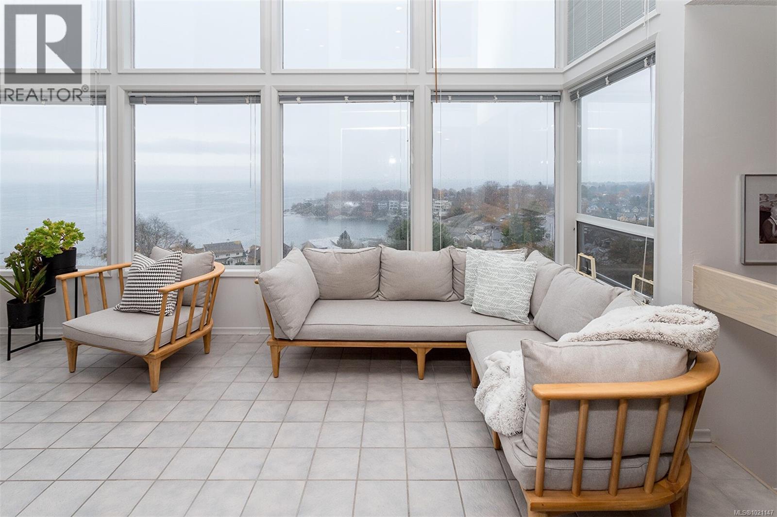  117 Barkley Terrace, Oak Bay