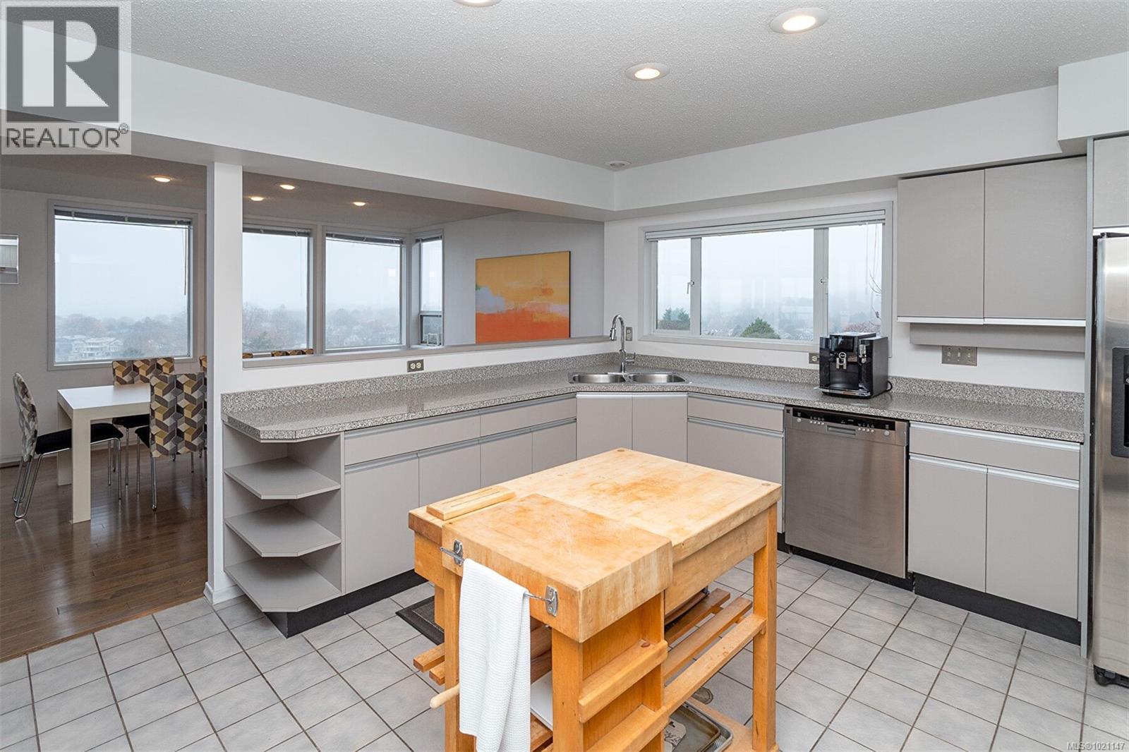  117 Barkley Terrace, Oak Bay