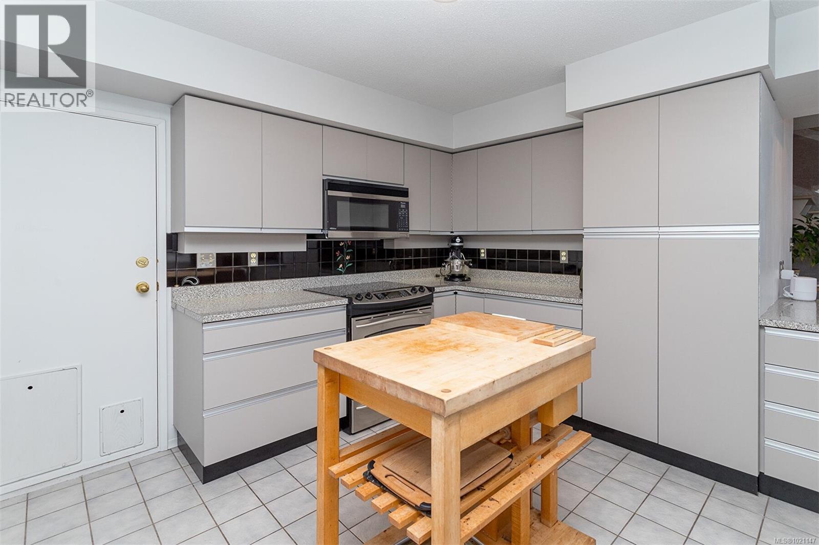  117 Barkley Terrace, Oak Bay