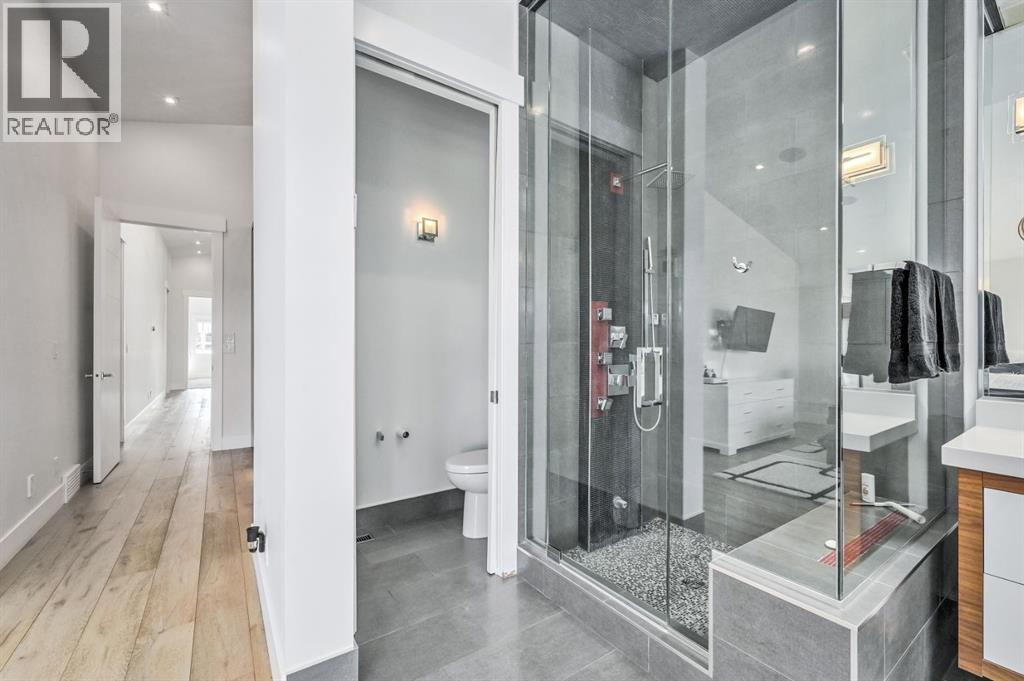 Single Family House for Sale in   Avenue NE Winston Heights/Mountview Calgary 