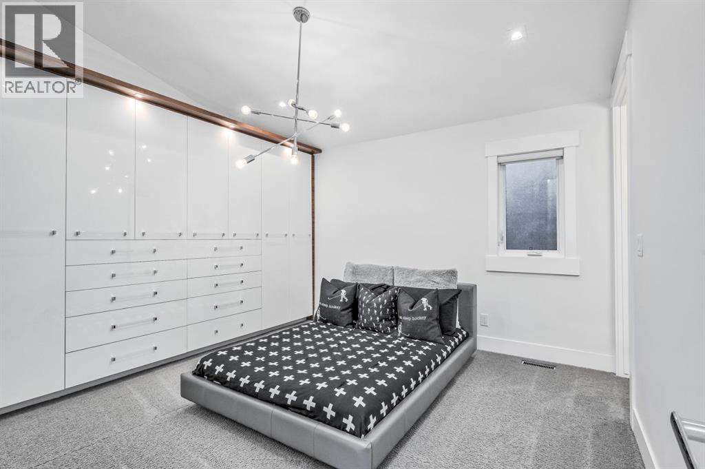 Single Family House for Sale in   Avenue NE Winston Heights/Mountview Calgary 