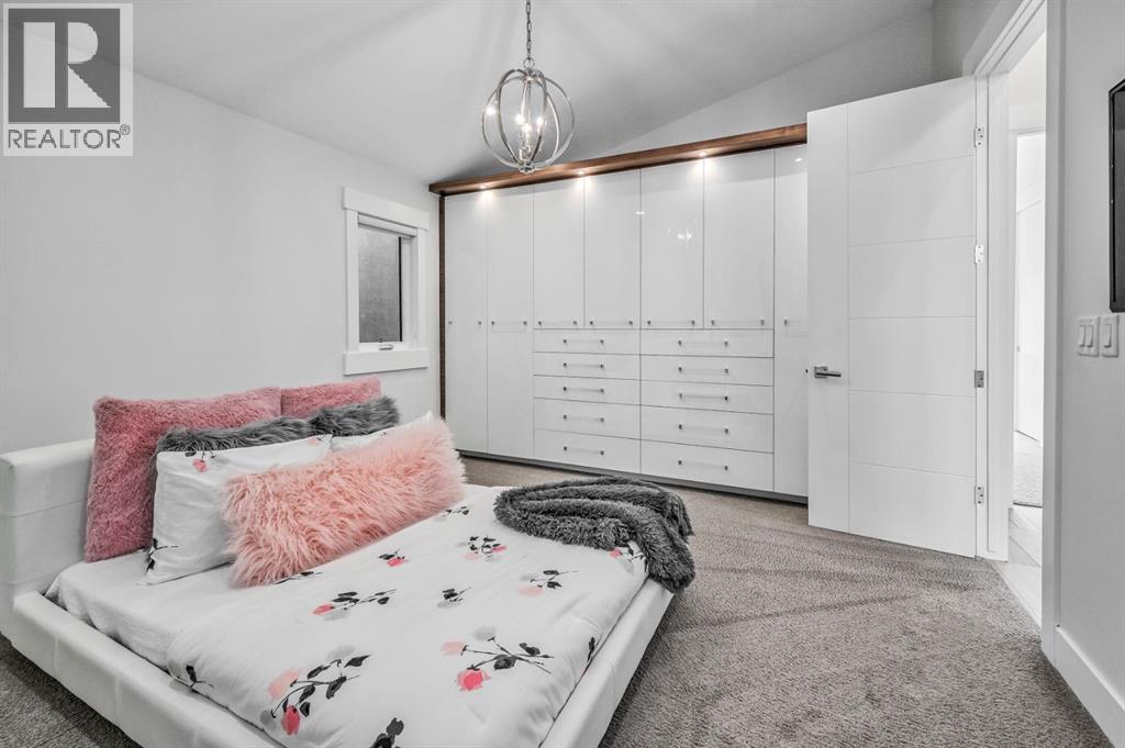 Single Family House for Sale in   Avenue NE Winston Heights/Mountview Calgary 