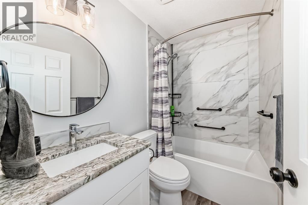 Single Family House for Sale in  Sandringham Place NW Sandstone Valley Calgary 