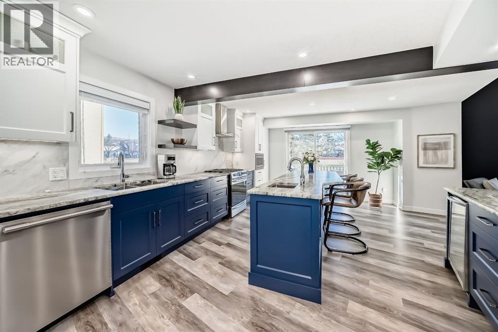 Single Family House for Sale in  Sandringham Place NW Sandstone Valley Calgary 