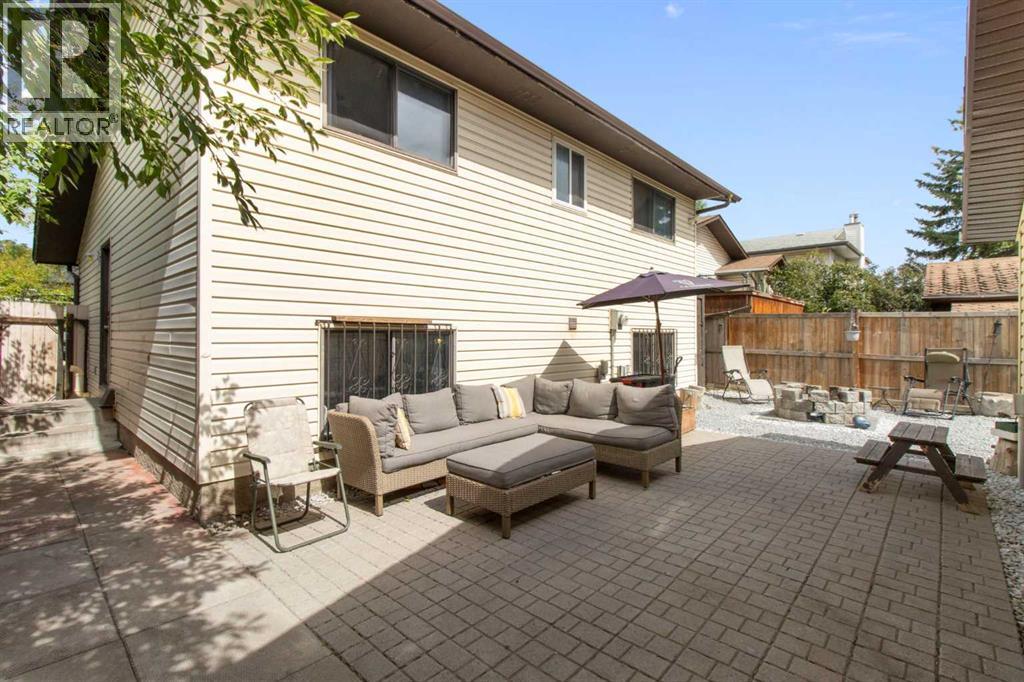 Single Family House 4 Level for Sale in  Templegreen Drive NE Temple Calgary 