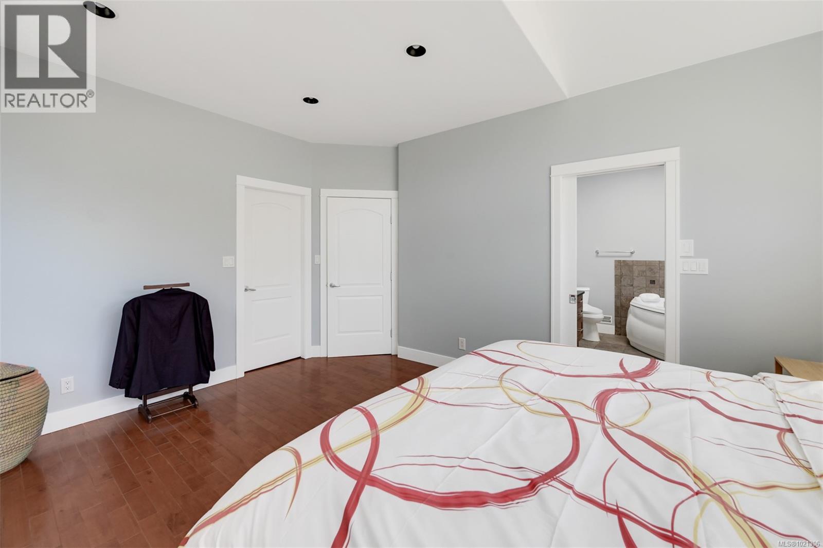  6799 Jedora Drive, Central Saanich