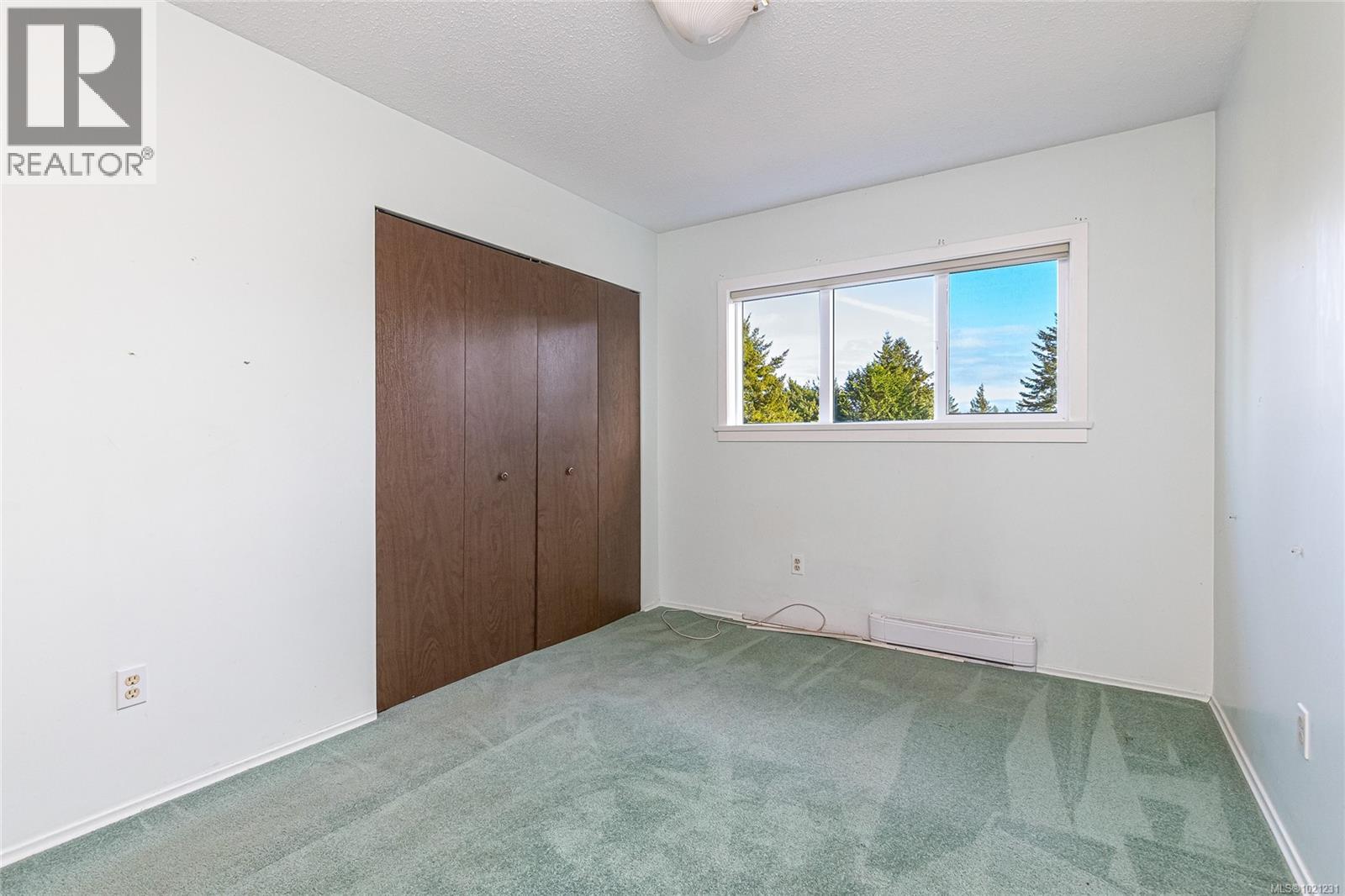  2020 Saltair Place, Saanich