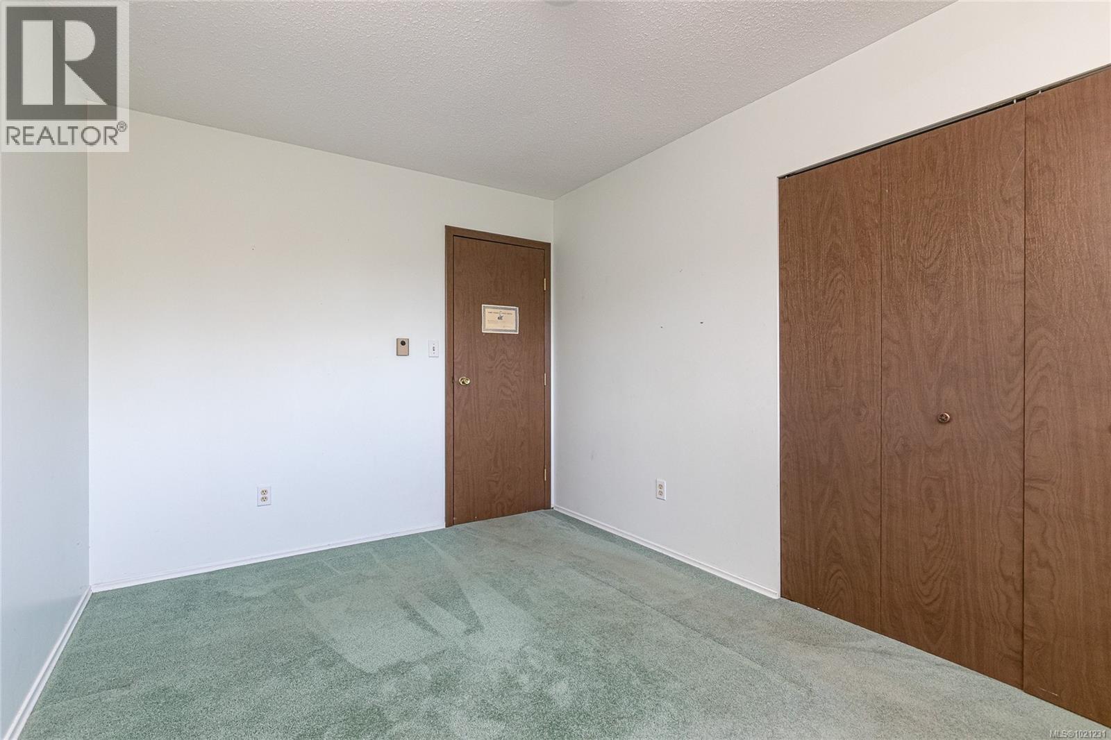  2020 Saltair Place, Saanich