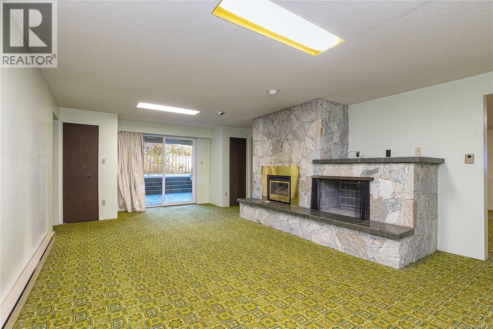  2020 Saltair Place, Saanich