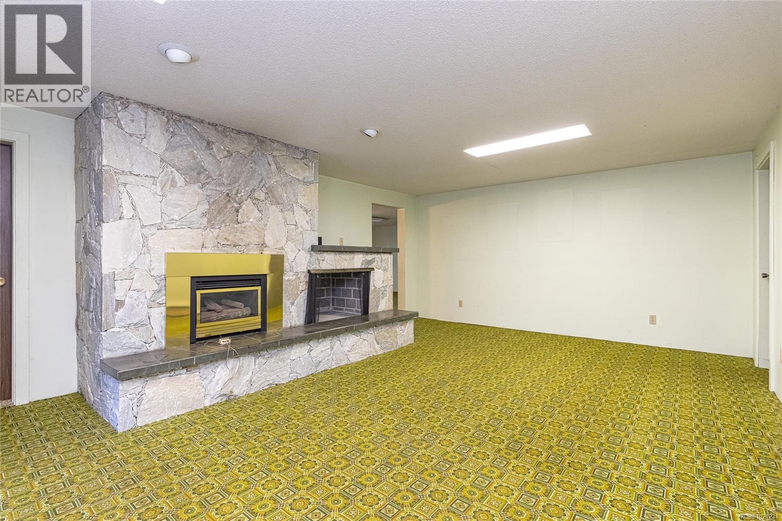  2020 Saltair Place, Saanich