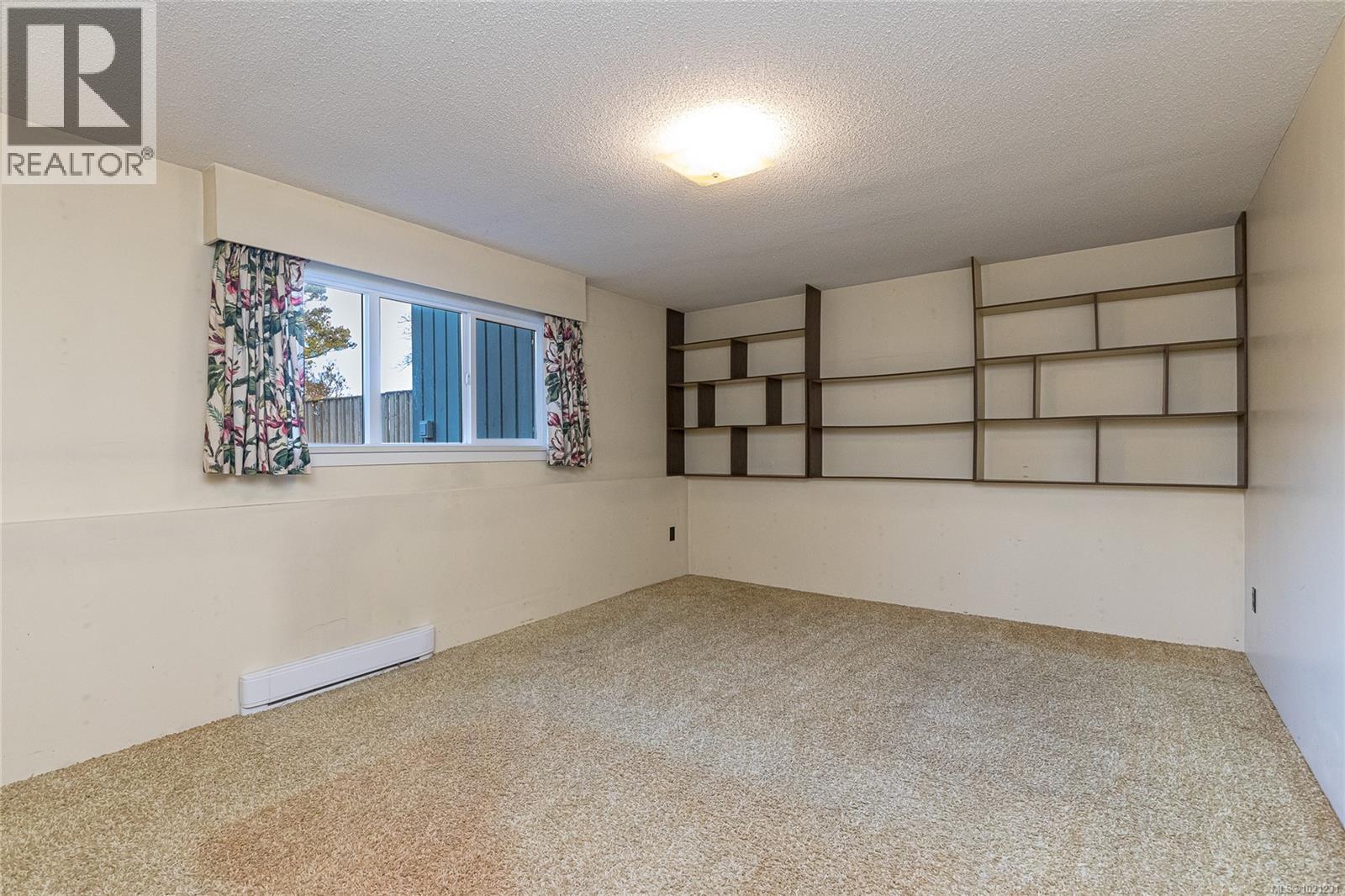  2020 Saltair Place, Saanich