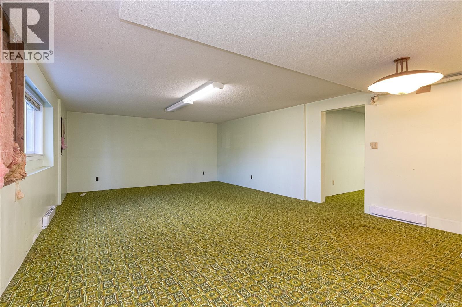  2020 Saltair Place, Saanich