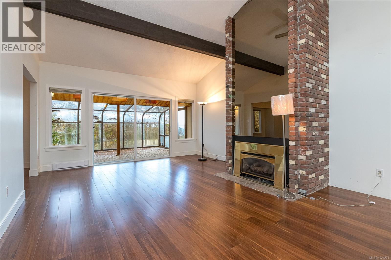  2020 Saltair Place, Saanich