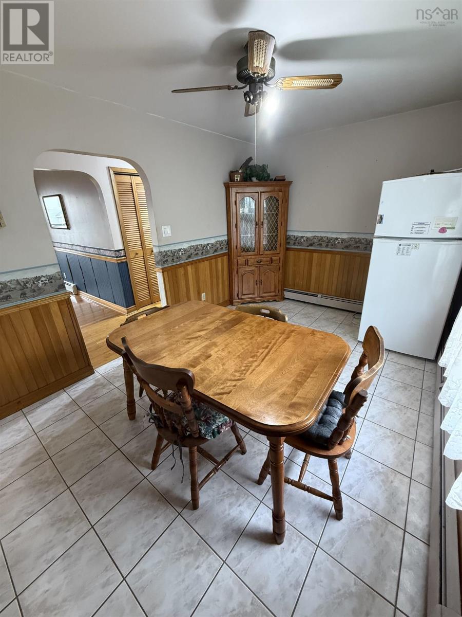 Property 34 of 44 of 130 Upper Mclean Street