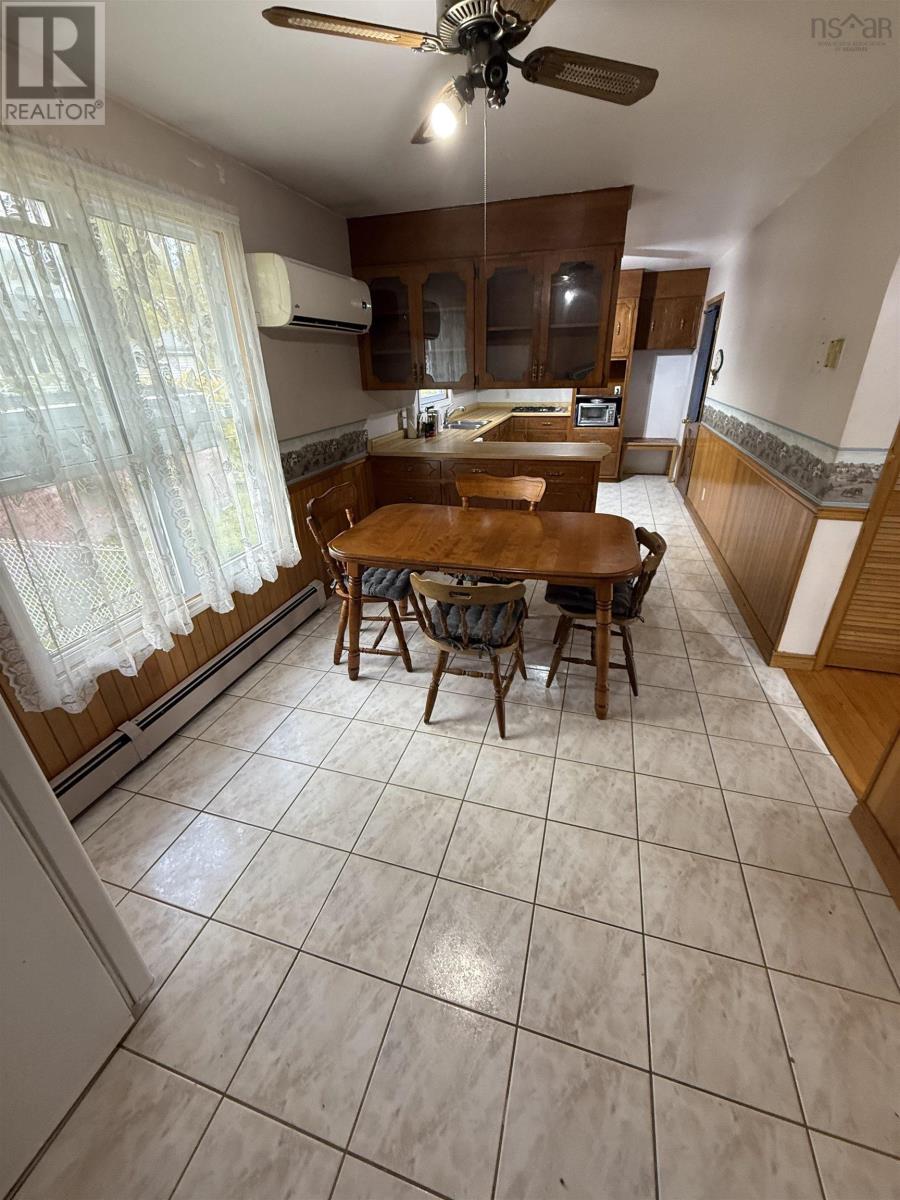 Property 35 of 44 of 130 Upper Mclean Street