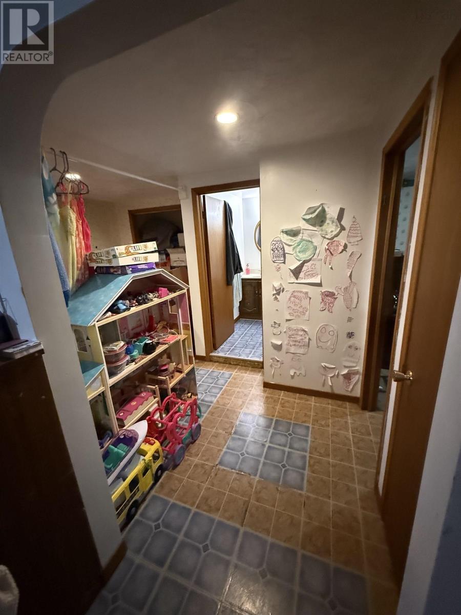 Property 25 of 44 of 130 Upper Mclean Street