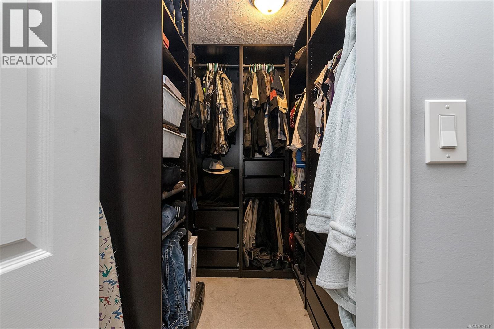  4213 Westervelt Place, Saanich