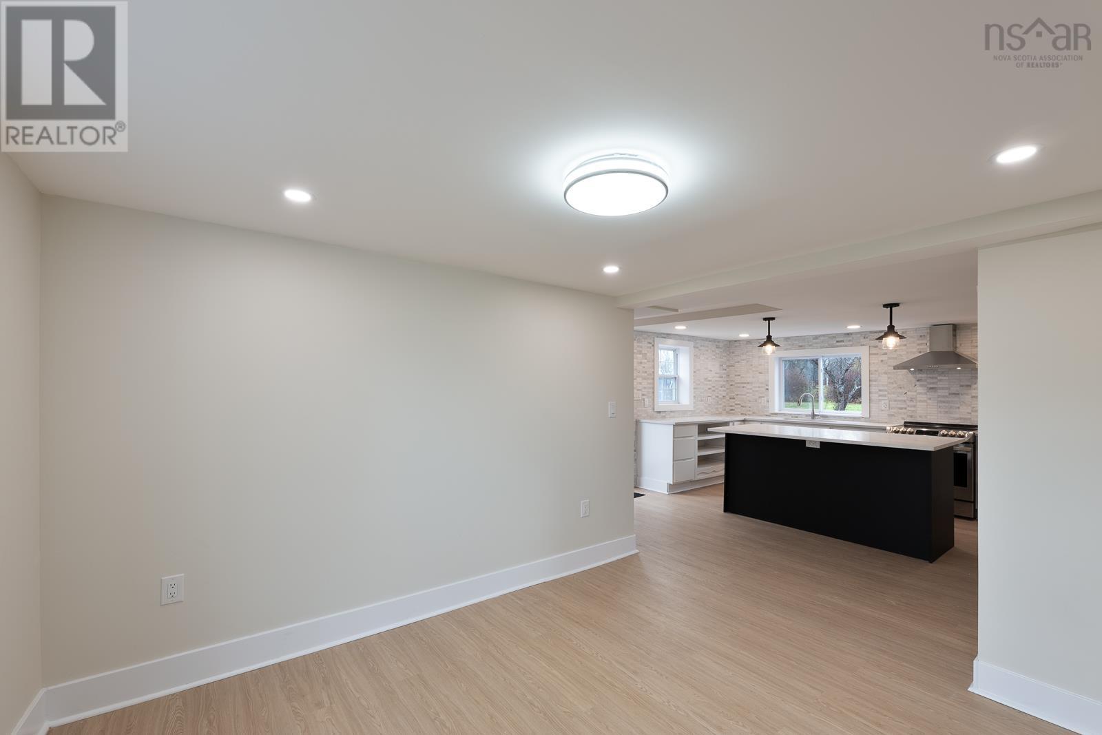 Property 11 of 49 of 14096 Highway 1