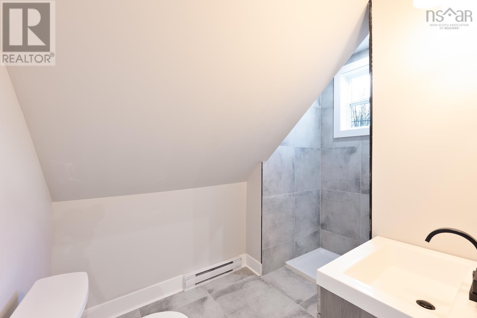 Property 40 of 49 of 14096 Highway 1