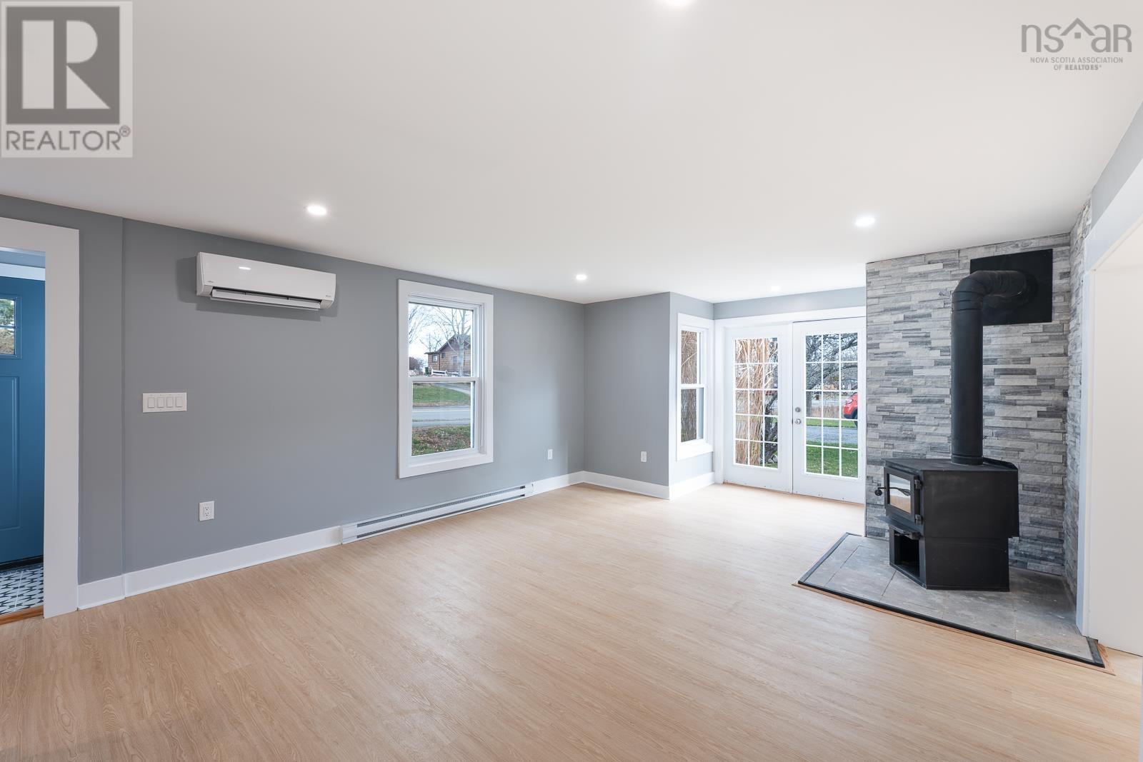 Property 8 of 49 of 14096 Highway 1