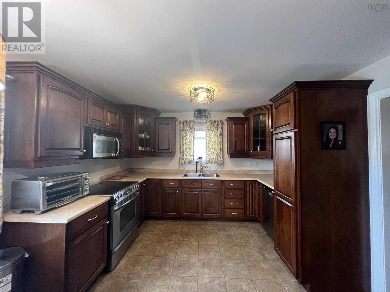 Property 12 of 20 of 199 King Street